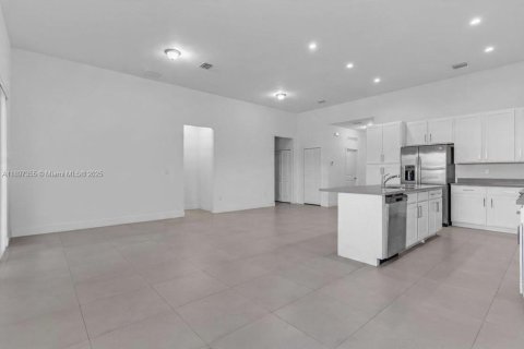 Купить виллу или дом в Хомстед, Флорида 4 спальни, 193.98м2, № 1955553 - фото 16