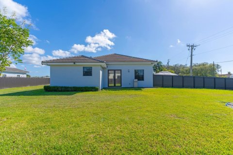 Купить виллу или дом в Хомстед, Флорида 4 спальни, 193.98м2, № 1955553 - фото 27