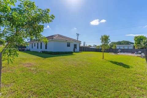 Купить виллу или дом в Хомстед, Флорида 4 спальни, 193.98м2, № 1955553 - фото 26