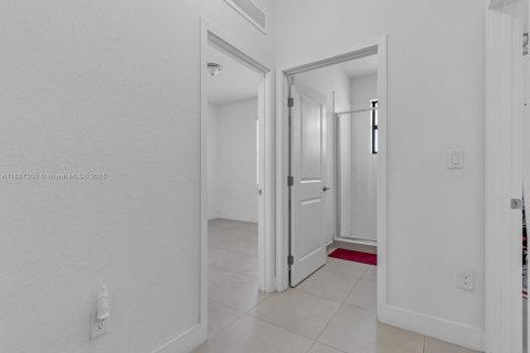 Купить виллу или дом в Хомстед, Флорида 4 спальни, 193.98м2, № 1955553 - фото 13