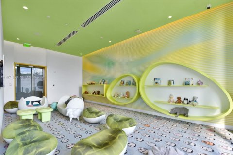 Condo in Miami, Florida, 1 bedroom  № 2052901 - photo 25