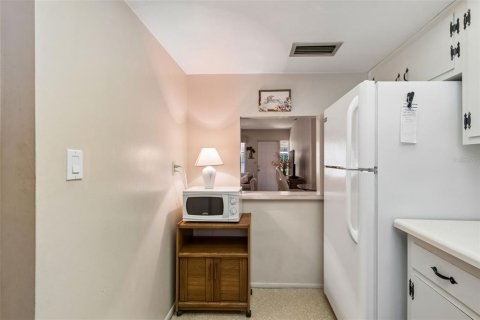 House in Bradenton, Florida 2 bedrooms, 75.81 sq.m. № 2103482 - photo 12