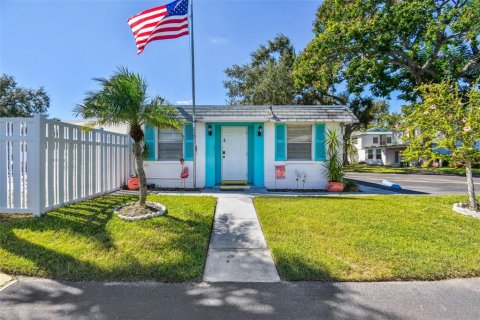 House in Bradenton, Florida 2 bedrooms, 75.81 sq.m. № 2103482 - photo 29