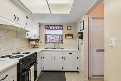 House in Bradenton, Florida 2 bedrooms, 75.81 sq.m. № 2103482 - photo 11