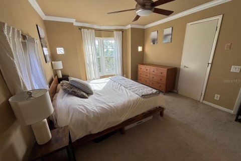 Townhouse in Tampa, Florida 2 bedrooms, 120.4 sq.m. № 2239725 - photo 5