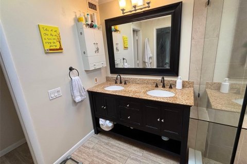 Townhouse in Tampa, Florida 2 bedrooms, 120.4 sq.m. № 2239725 - photo 19
