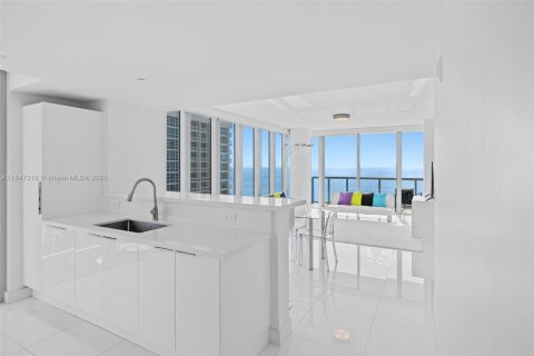 Copropriété à vendre à Miami Beach, Floride: 2 chambres, 128.86 m2 № 2013505 - photo 11