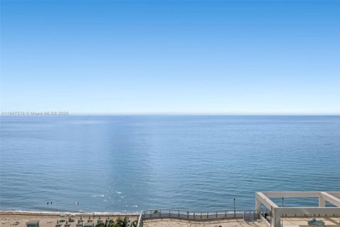 Copropriété à vendre à Miami Beach, Floride: 2 chambres, 128.86 m2 № 2013505 - photo 14