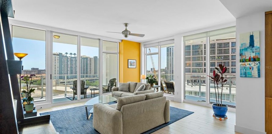 Condo à Saint Petersburg, Floride, 1 chambre  № 2396923