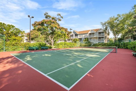 Copropriété à vendre à Sarasota, Floride: 2 chambres, 113.71 m2 № 2385866 - photo 24