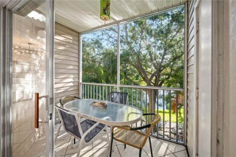 Copropriété à vendre à Sarasota, Floride: 2 chambres, 113.71 m2 № 2385866 - photo 10