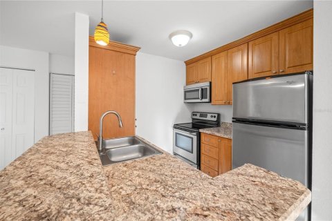 Copropriété à vendre à Sarasota, Floride: 2 chambres, 113.71 m2 № 2385866 - photo 13