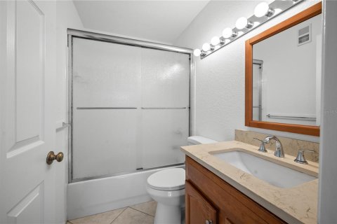 Copropriété à vendre à Sarasota, Floride: 2 chambres, 113.71 m2 № 2385866 - photo 17