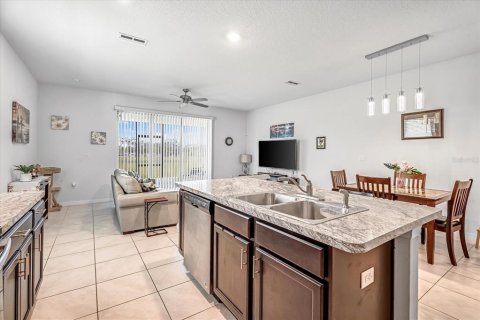 Townhouse in Davenport, Florida 3 bedrooms, 163.32 sq.m. № 1906371 - photo 17