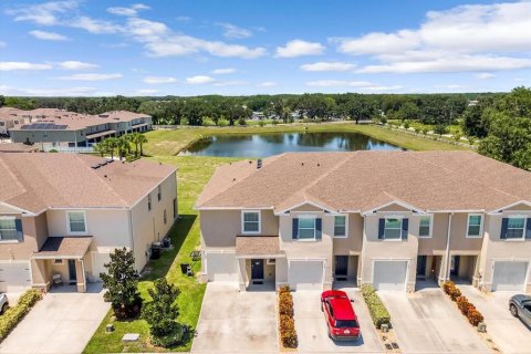 Townhouse in Davenport, Florida 3 bedrooms, 163.32 sq.m. № 1906371 - photo 4