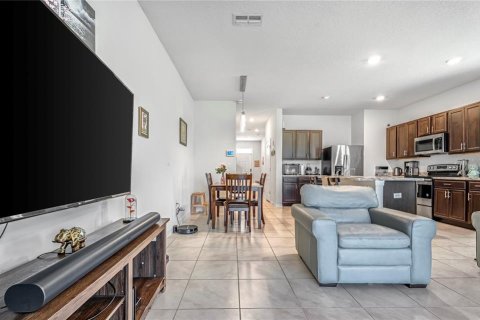 Townhouse in Davenport, Florida 3 bedrooms, 163.32 sq.m. № 1906371 - photo 20