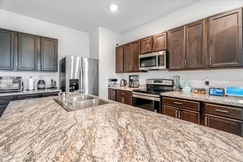 Townhouse in Davenport, Florida 3 bedrooms, 163.32 sq.m. № 1906371 - photo 11
