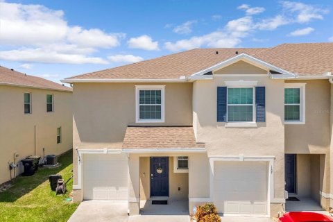 Townhouse in Davenport, Florida 3 bedrooms, 163.32 sq.m. № 1906371 - photo 3