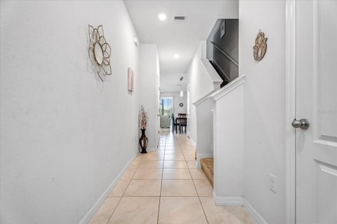 Townhouse in Davenport, Florida 3 bedrooms, 163.32 sq.m. № 1906371 - photo 8