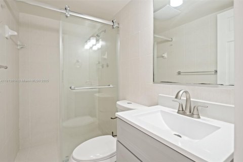 Casa en alquiler en Pinecrest, Florida, 6 dormitorios, 544.04 m2 № 1968501 - foto 15