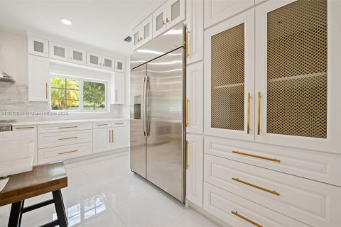 Casa en alquiler en Pinecrest, Florida, 6 dormitorios, 544.04 m2 № 1968501 - foto 9