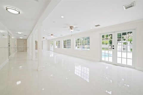Casa en alquiler en Pinecrest, Florida, 6 dormitorios, 544.04 m2 № 1968501 - foto 13