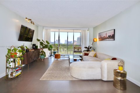 Купить кондоминиум в Авентура, Флорида 2 спальни, 121.98м2, № 1739285 - фото 11
