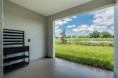 House in Orlando, Florida 4 bedrooms, 135.45 sq.m. № 2202104 - photo 3
