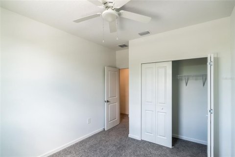 House in Orlando, Florida 4 bedrooms, 135.45 sq.m. № 2202104 - photo 25