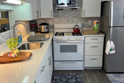 House in Key Largo, Florida 3 bedrooms № 2052510 - photo 22