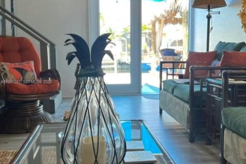 House in Key Largo, Florida 3 bedrooms № 2052510 - photo 19