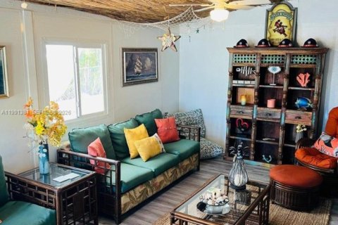 House in Key Largo, Florida 3 bedrooms № 2052510 - photo 16