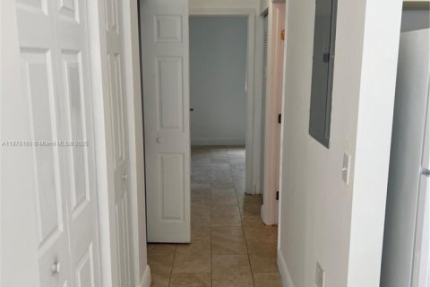 Apartment in Hialeah, Florida 2 bedrooms, 78.97 sq.m. № 2019327 - photo 4