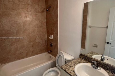 Apartment in Hialeah, Florida 2 bedrooms, 78.97 sq.m. № 2019327 - photo 6