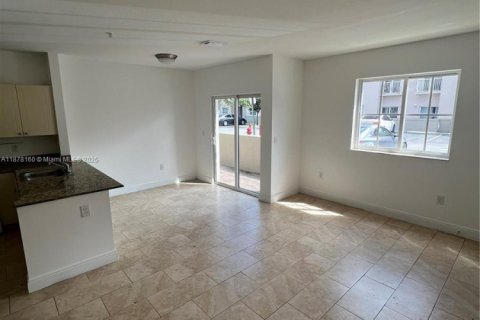 Apartment in Hialeah, Florida 2 bedrooms, 78.97 sq.m. № 2019327 - photo 2