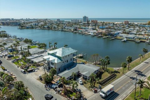 Villa ou maison à vendre à Treasure Island, Floride: 2 chambres, 164.72 m2 № 1409574 - photo 4