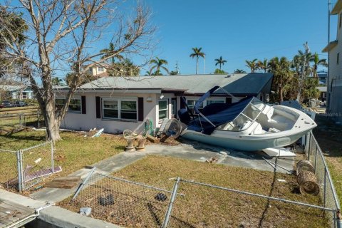 House in Treasure Island, Florida 2 bedrooms, 164.72 sq.m. № 1409574 - photo 8
