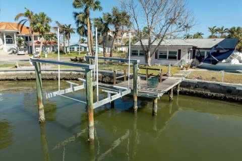 Villa ou maison à vendre à Treasure Island, Floride: 2 chambres, 164.72 m2 № 1409574 - photo 2