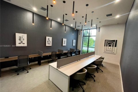 Снять в аренду квартиру в Майами, Флорида 2 спальни, 92.25м2, № 1990981 - фото 20