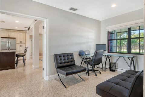Villa ou maison à louer à Sarasota, Floride: 2 chambres, 150.32 m2 № 213352 - photo 25
