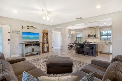 Villa ou maison à louer à Sarasota, Floride: 2 chambres, 150.32 m2 № 213352 - photo 6