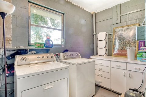 Villa ou maison à louer à Sarasota, Floride: 2 chambres, 150.32 m2 № 213352 - photo 26