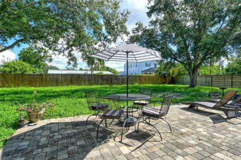 Villa ou maison à louer à Sarasota, Floride: 2 chambres, 150.32 m2 № 213352 - photo 27