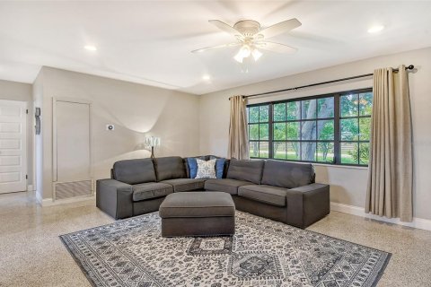 Villa ou maison à louer à Sarasota, Floride: 2 chambres, 150.32 m2 № 213352 - photo 5