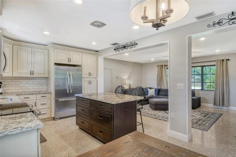 Villa ou maison à louer à Sarasota, Floride: 2 chambres, 150.32 m2 № 213352 - photo 14