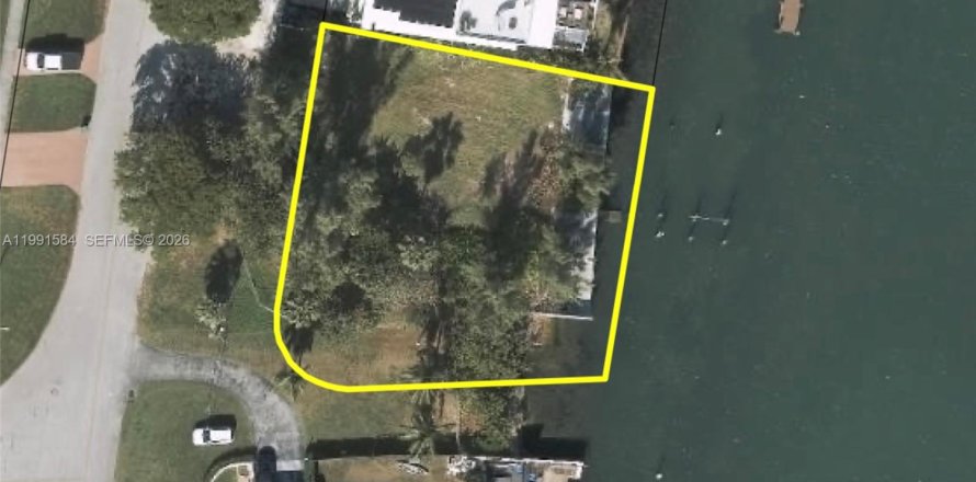 Terreno en Miami, Florida № 2055322