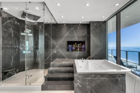 Condo in Key Biscayne, Florida, 5 bedrooms  № 2244008 - photo 26