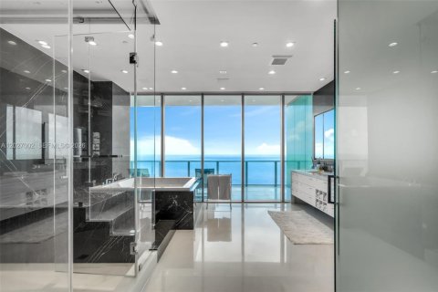 Condo in Key Biscayne, Florida, 5 bedrooms  № 2244008 - photo 24