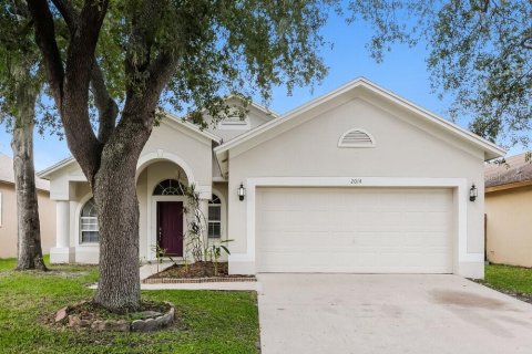 House in Brandon, Florida 3 bedrooms, 153.01 sq.m. № 2364750