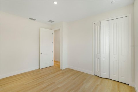 Villa ou maison à louer à Palm Bay, Floride: 4 chambres, 201.69 m2 № 2384415 - photo 23